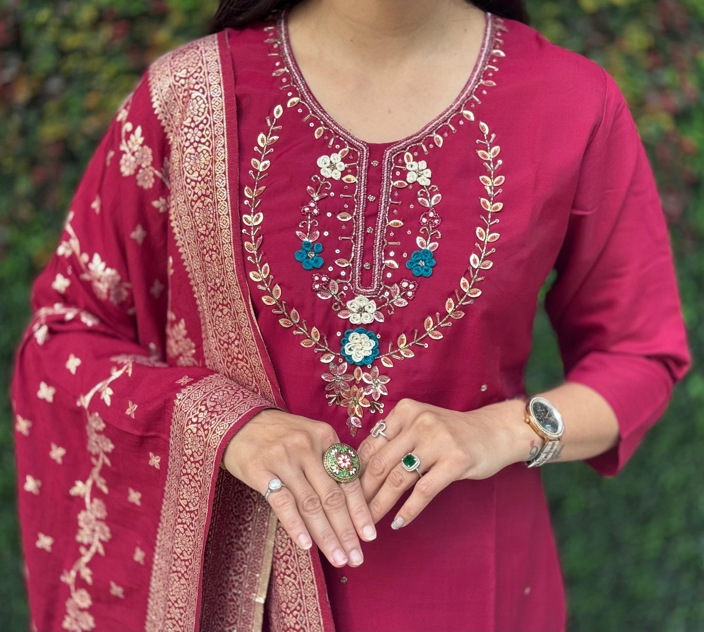Gulabi Noor” – Cherry Handwork Kurta Set