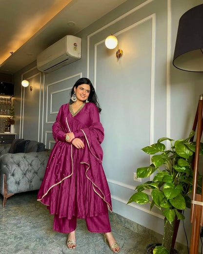 🌸 PREMIUM DESIGNER READYMADE ALIA CUT GOWN