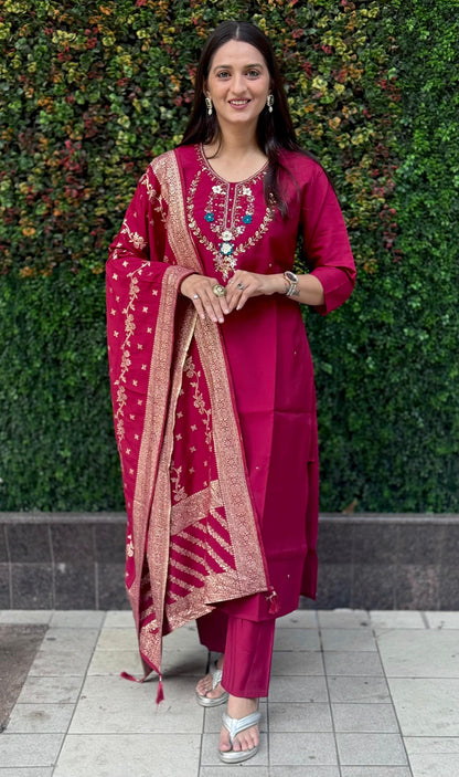 Gulabi Noor” – Cherry Handwork Kurta Set