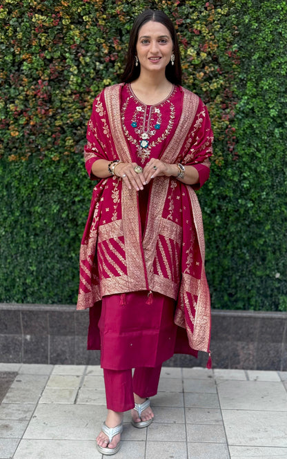 Gulabi Noor” – Cherry Handwork Kurta Set