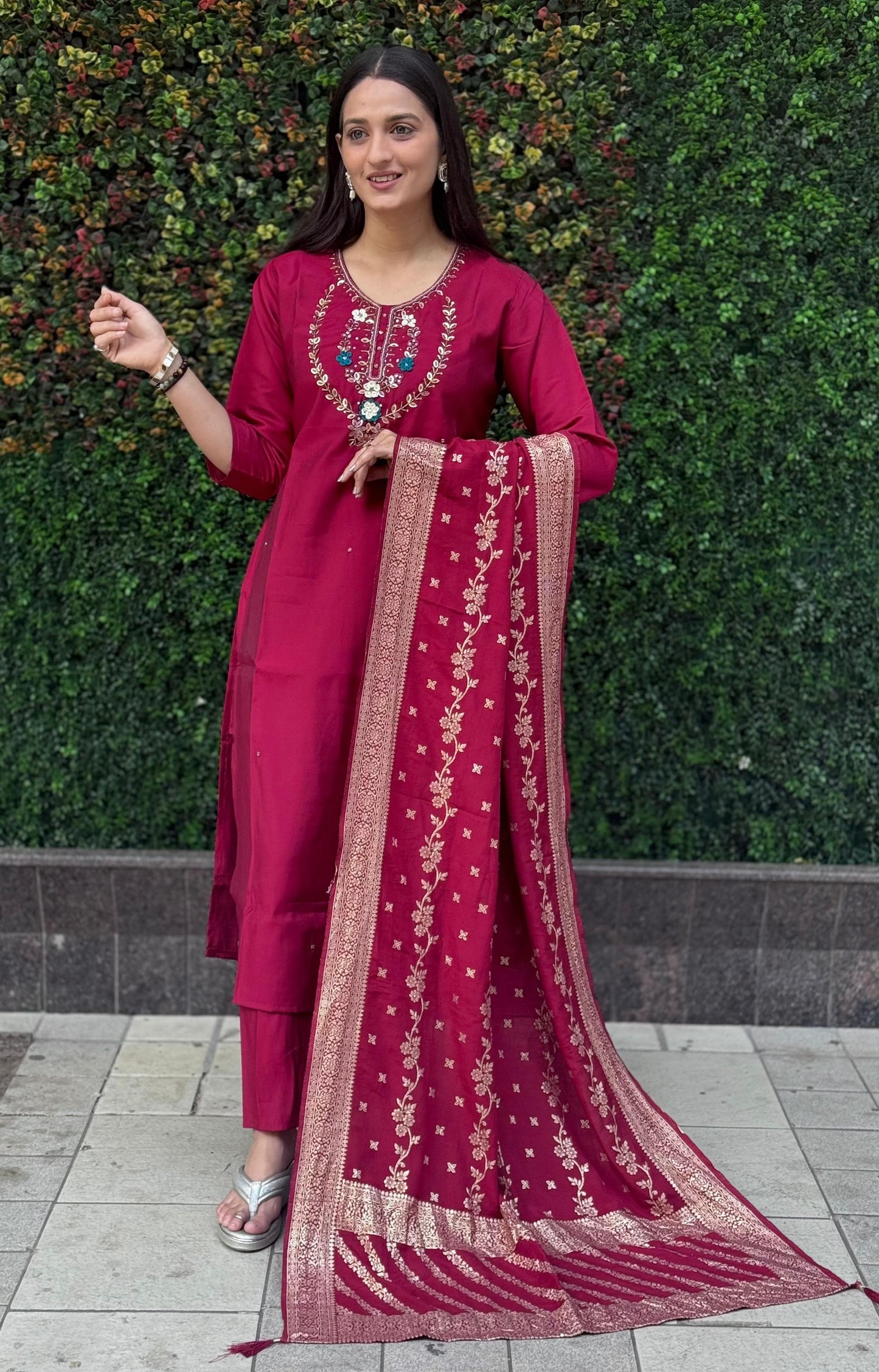 Gulabi Noor” – Cherry Handwork Kurta Set