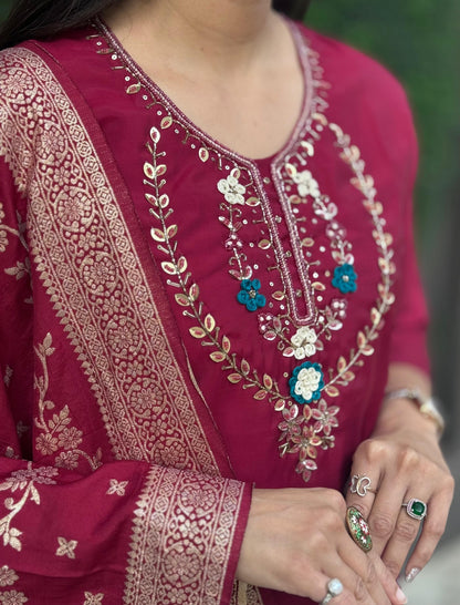 Gulabi Noor” – Cherry Handwork Kurta Set