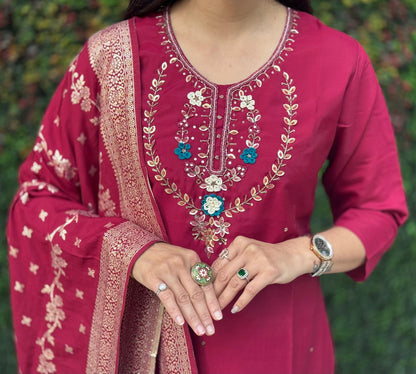 Gulabi Noor” – Cherry Handwork Kurta Set