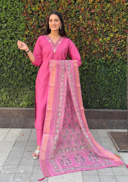 Elegant Rouge Kurti Pant Dupatta Set –