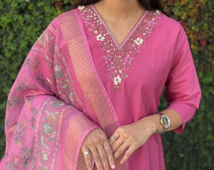 Elegant Rouge Kurti Pant Dupatta Set –