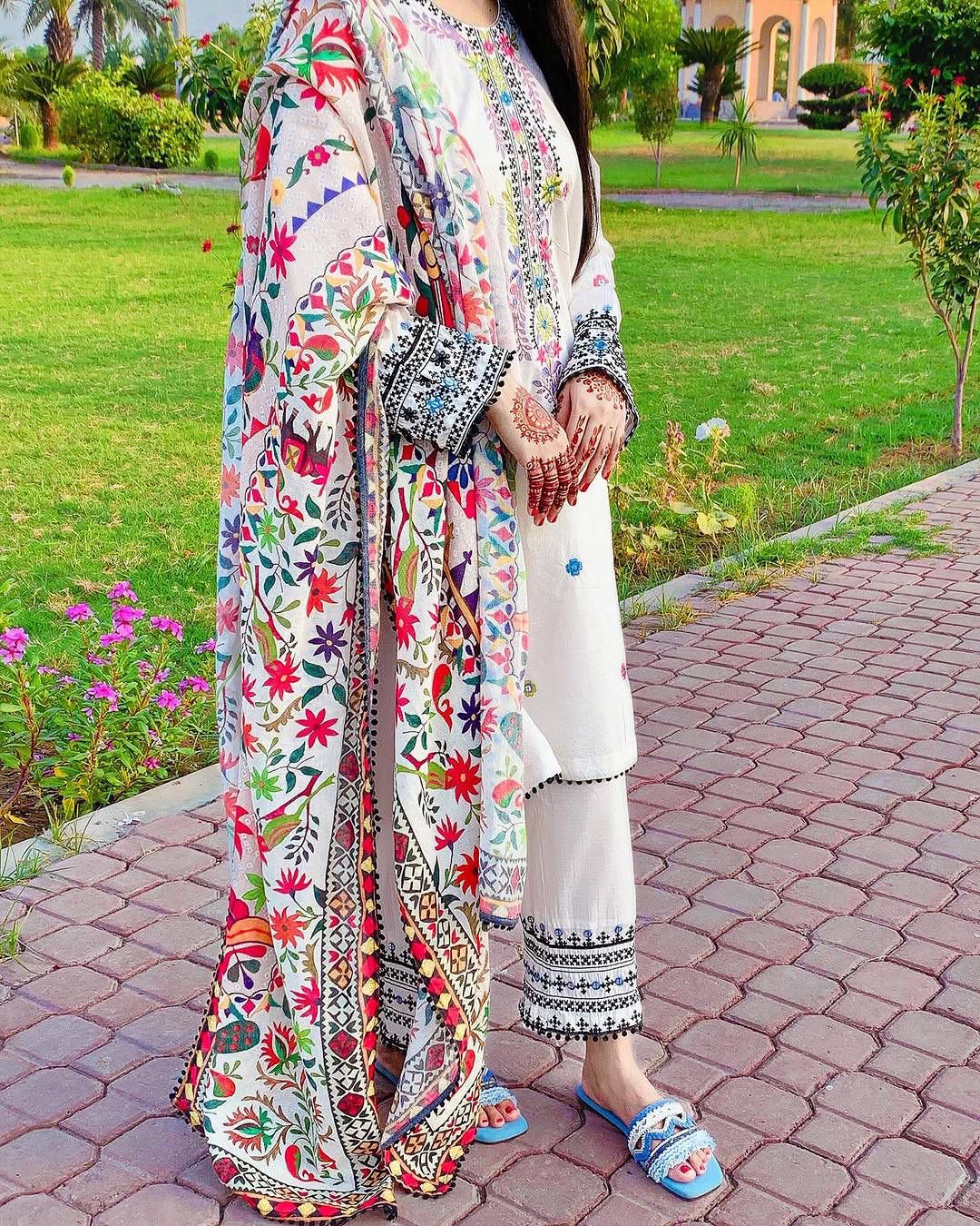 Premium Muslin Cotton Embroidered Kurti–Pant Set with Digital Print Dupatta