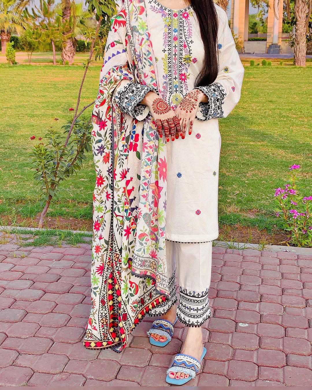 Premium Muslin Cotton Embroidered Kurti–Pant Set with Digital Print Dupatta