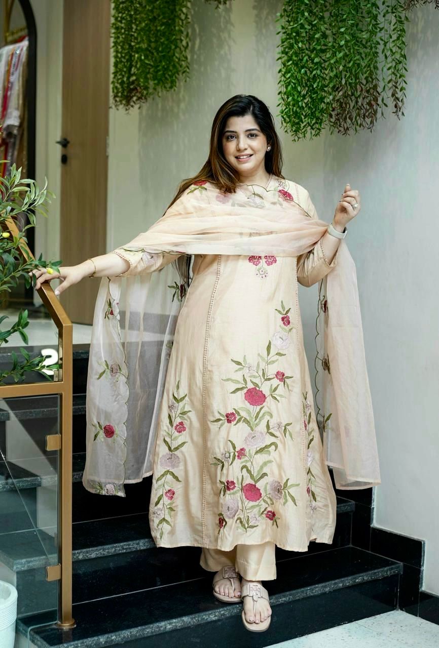 Naysa Charm – Premium Chanderi Silk Embroidered Set