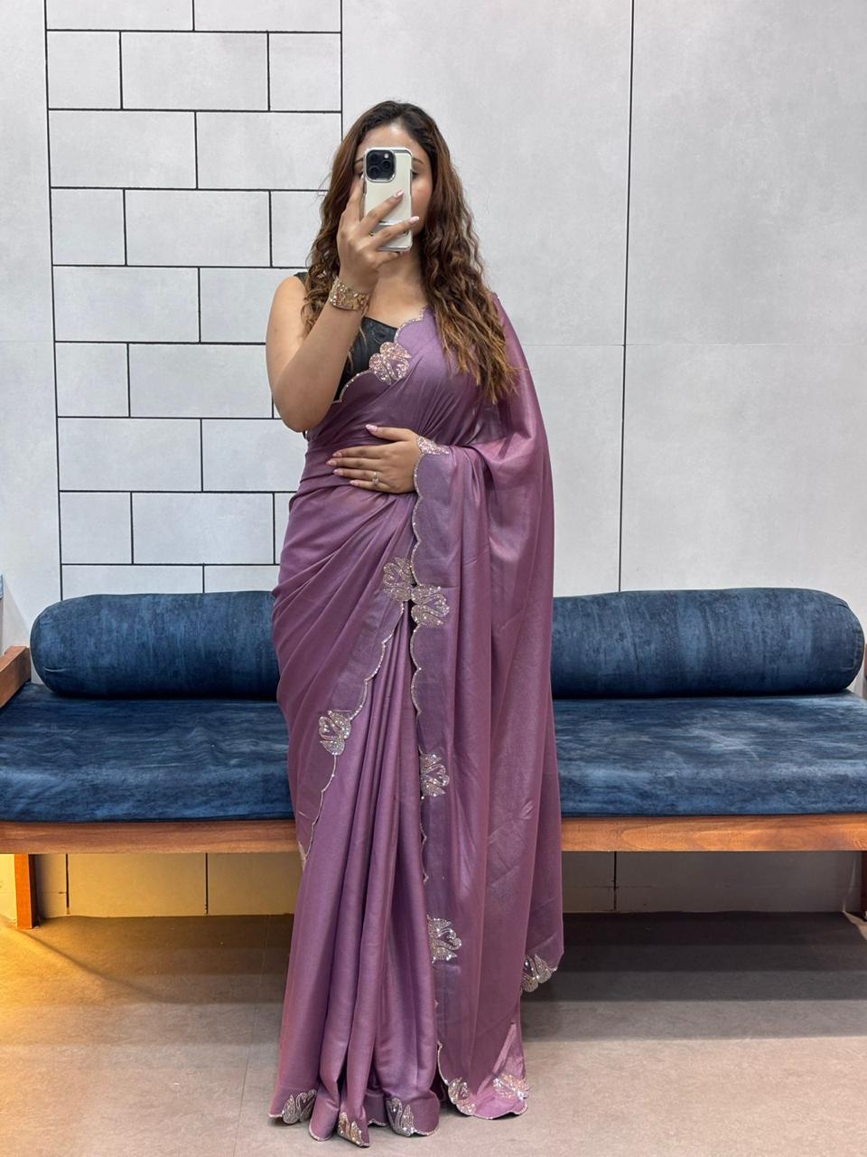 💎 ROYAL LOVING – SWAN DIAMOND CUT-WORK