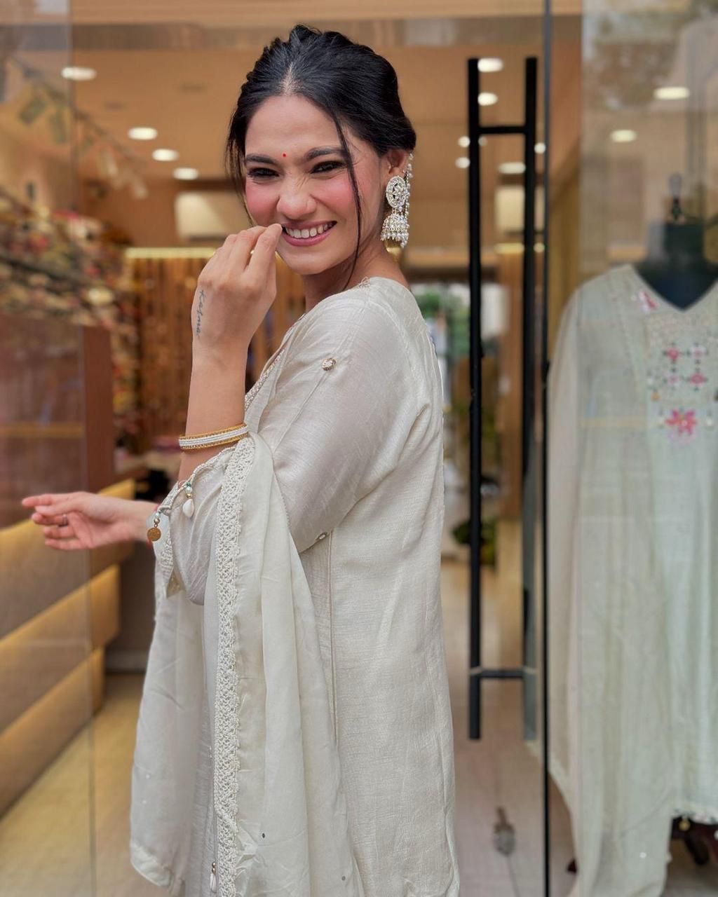 Nooré Elana – Roman Silk Embroidered Luxury Suit Set