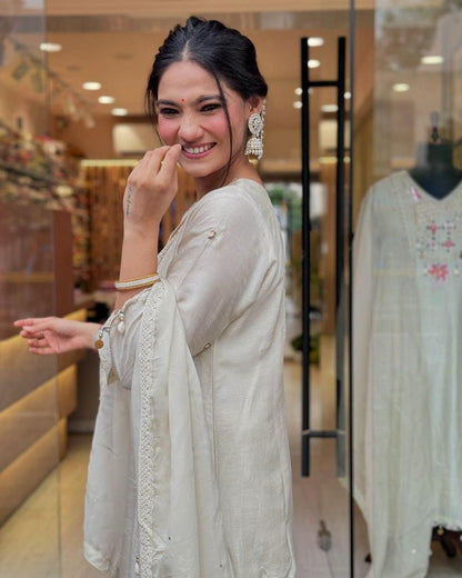 Nooré Elana – Roman Silk Embroidered Luxury Suit Set